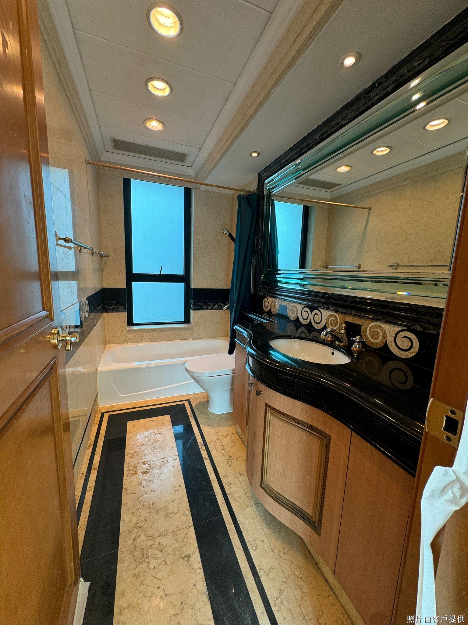 The Leighton Hill Block 1 - Image 2