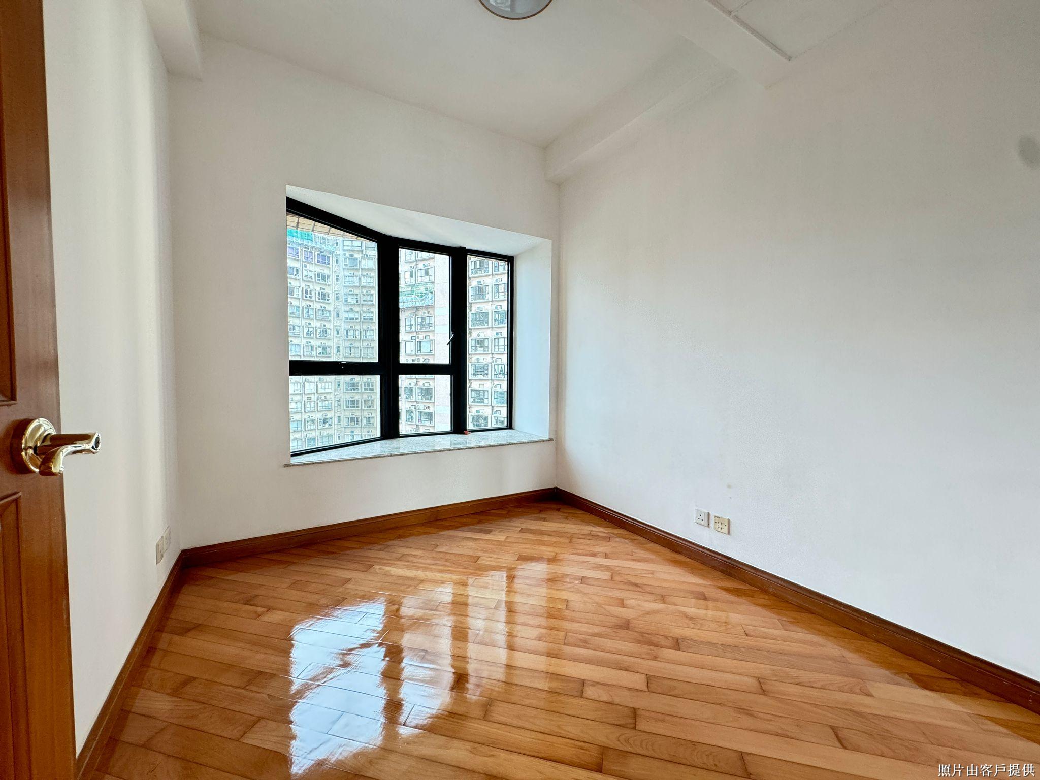 The Leighton Hill Block 1 - Image 4