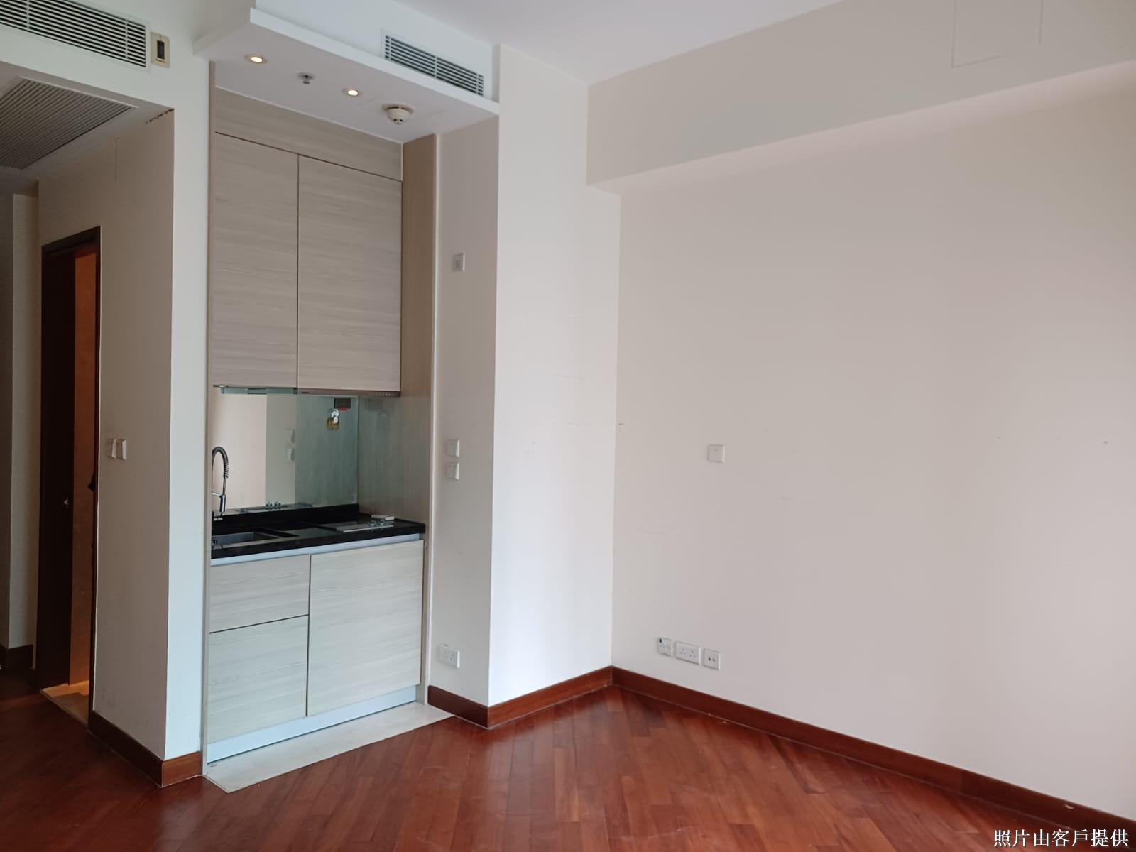 The Avenue - Image 2