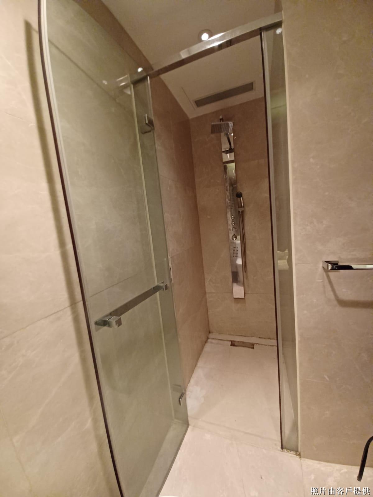 The Avenue - Image 5